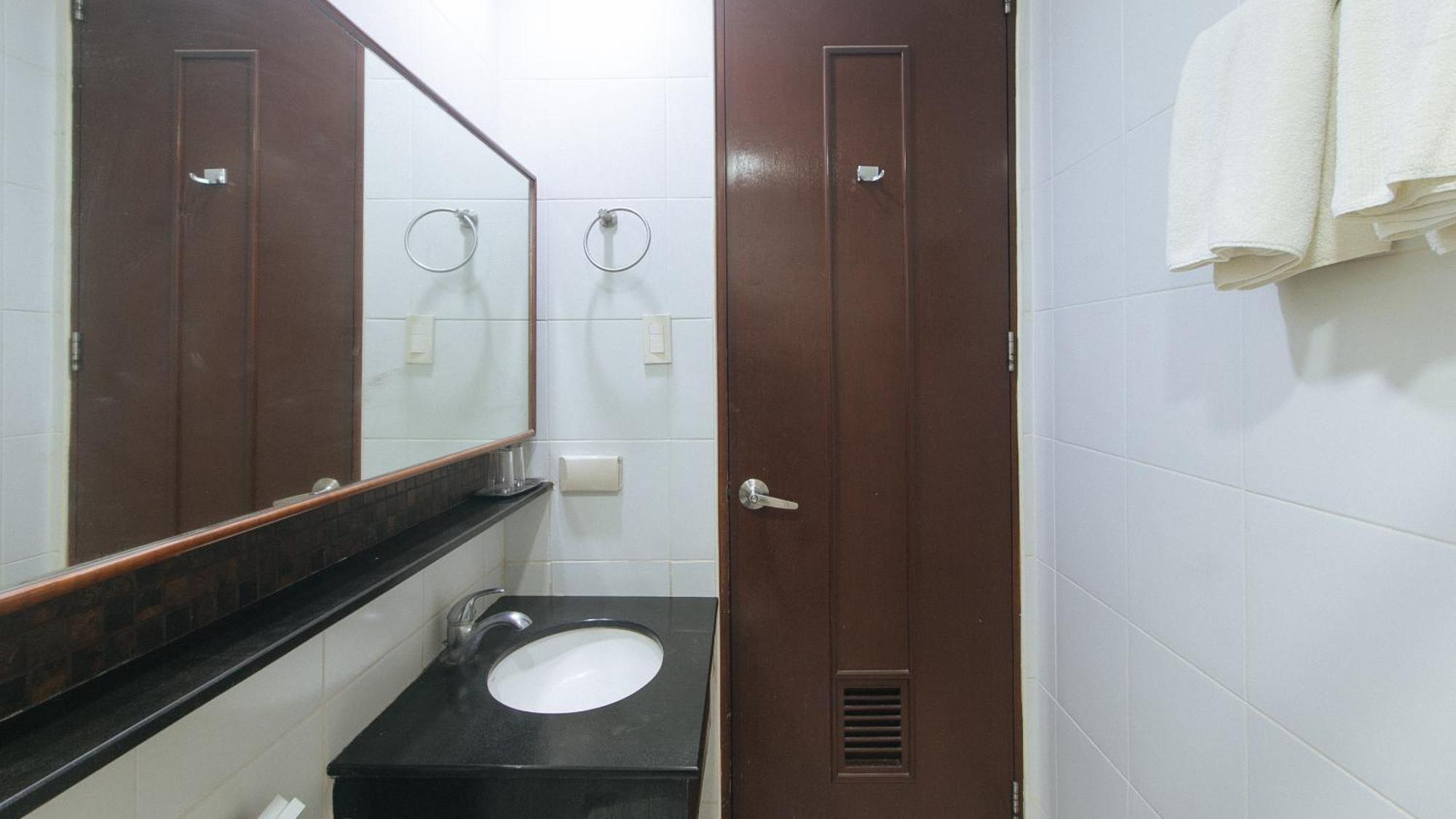 Bliss Hotel San Fernando Pampanga City Exterior foto