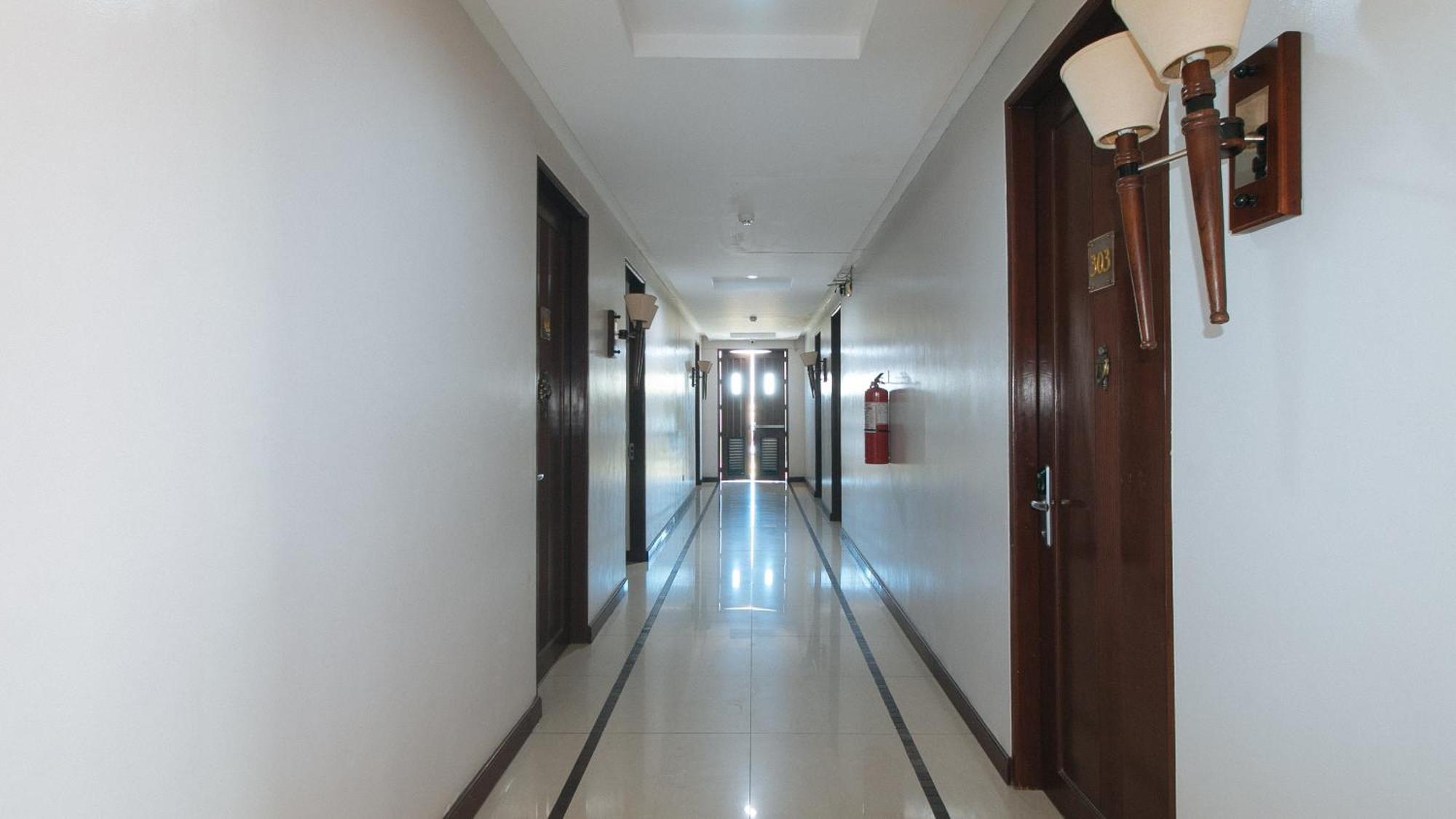 Bliss Hotel San Fernando Pampanga City Exterior foto