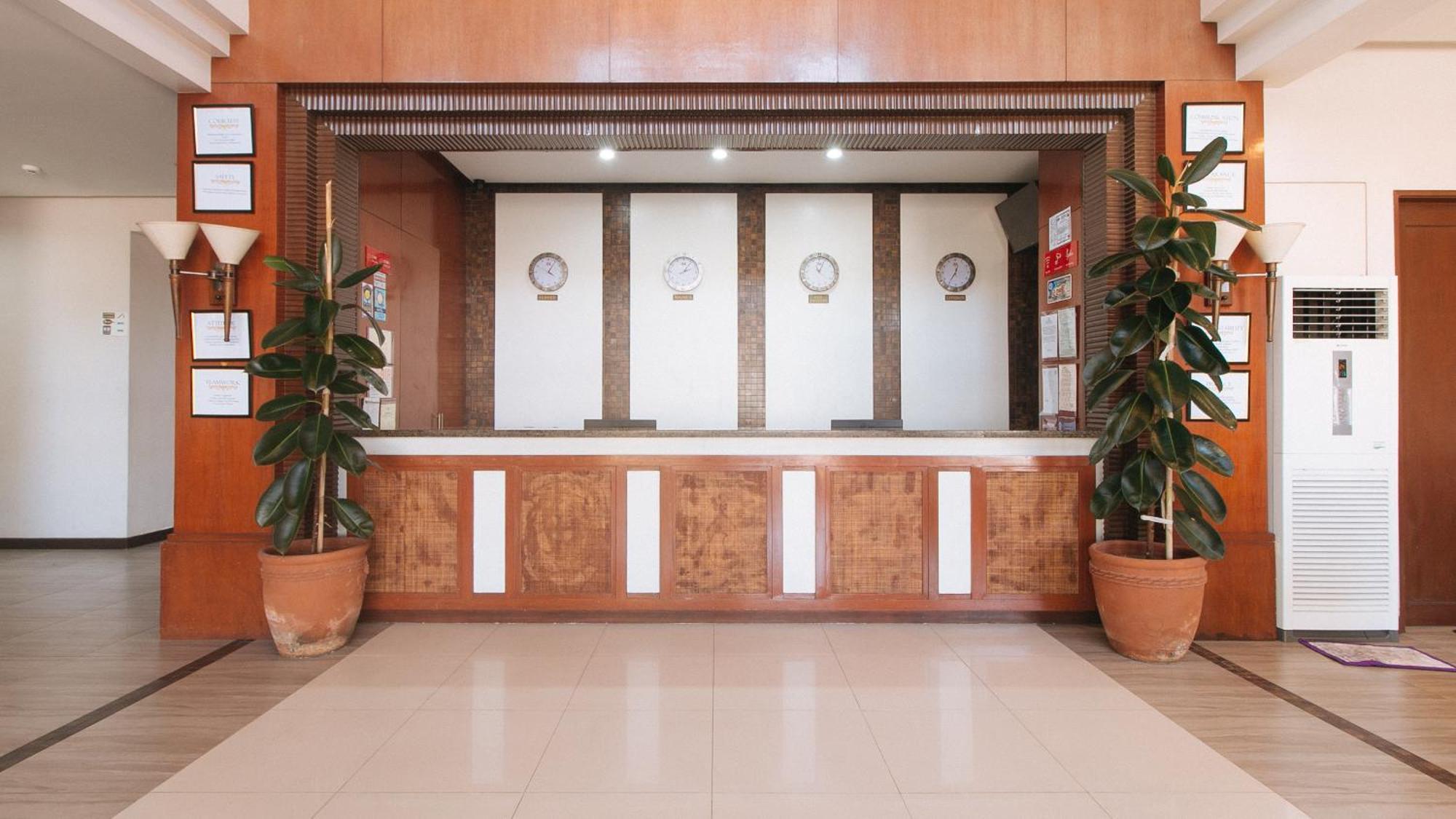Bliss Hotel San Fernando Pampanga City Exterior foto